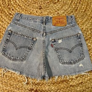 VINTAGE LEVI'S DENIM SHORTS